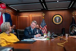 Rekonstrukce: Bombardéry letěly 37 hodin. Trump se rozhodl v úterý - Seznam Zprávy